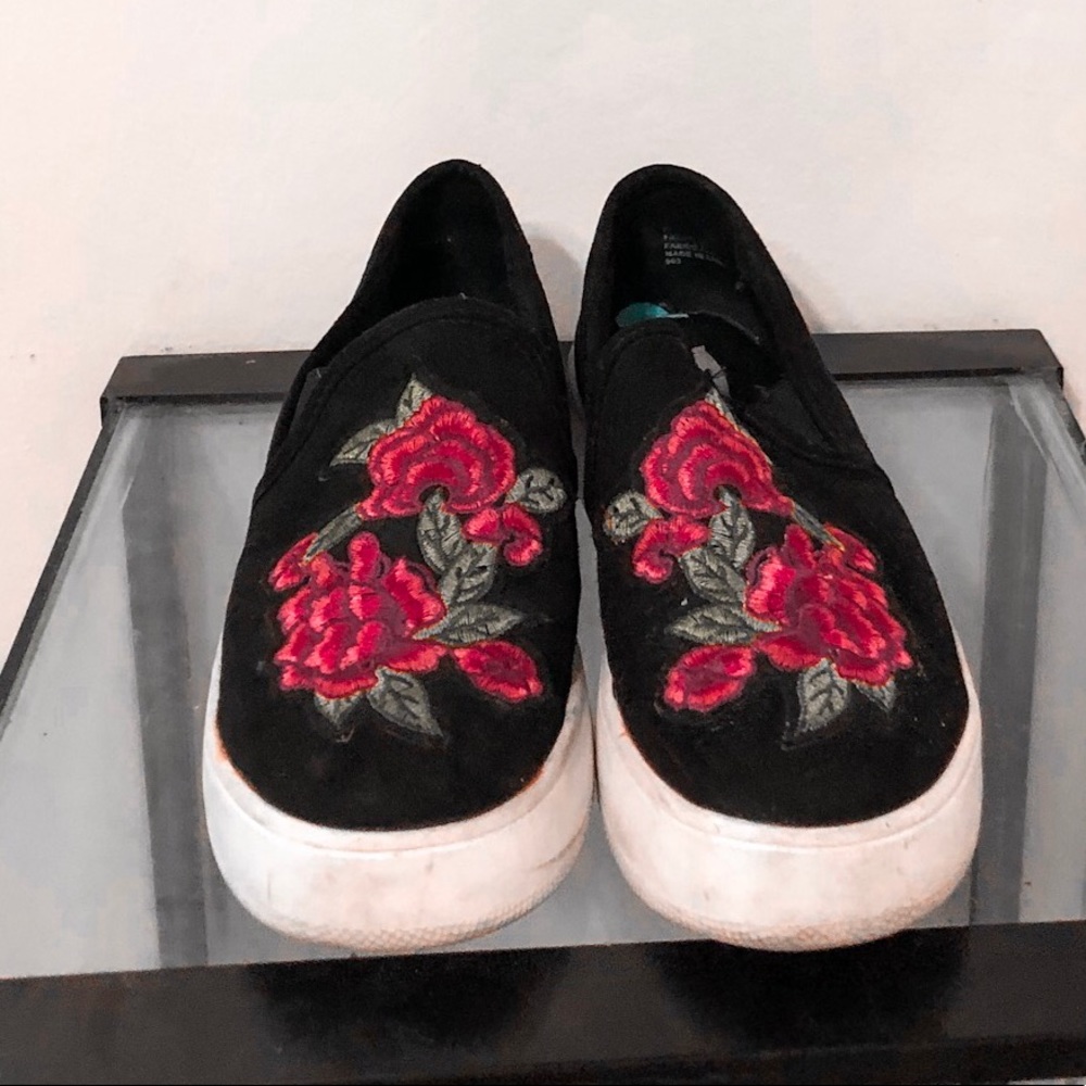 Rose Platform Black Sneaker